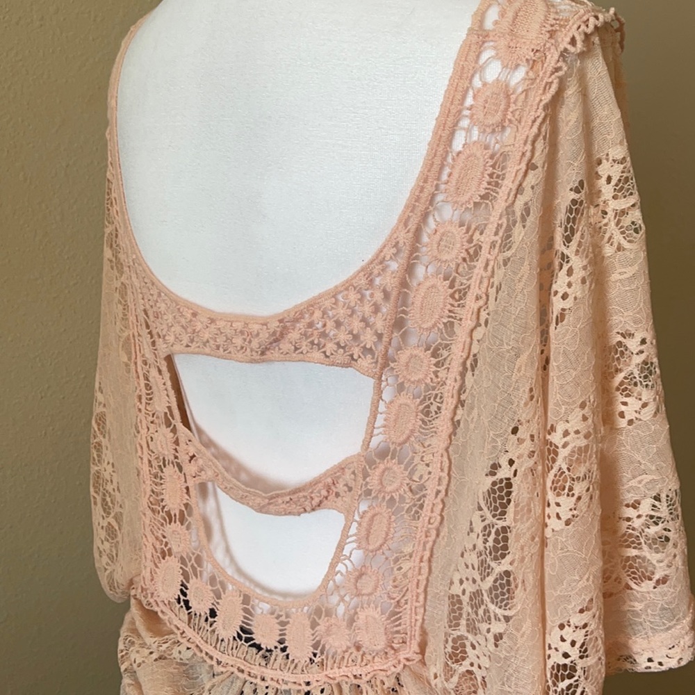 Lace overlay - sassy! Beautiful details.